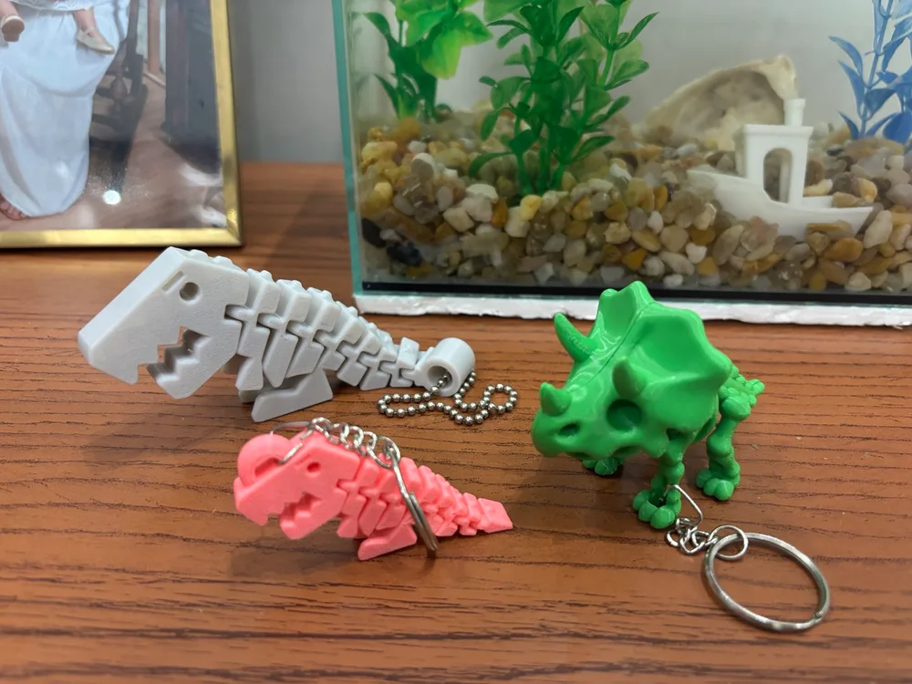 Dinossauros articulados impressos em 3D